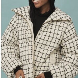 Varley Puffer jacket. Sold out in all sizes on Varley website!  GREAT BUY!!